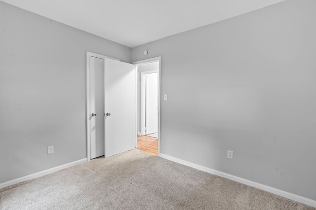 Building Photo - Newport News Rancher 3 BR 2 BA Culd-de-sac