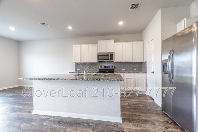 Building Photo - 2126 Silver Maple