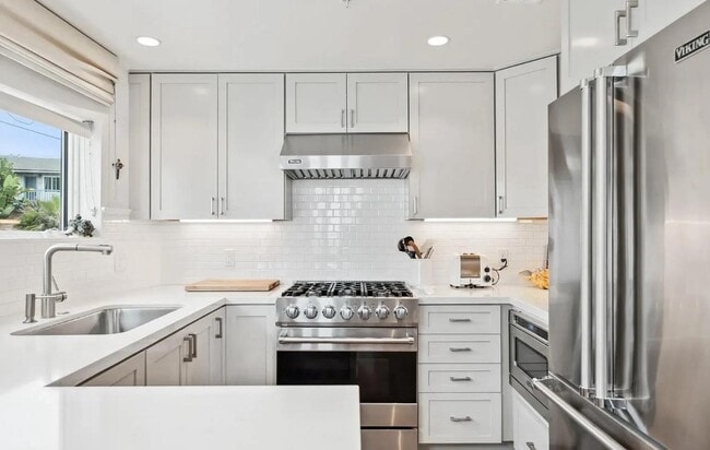 Building Photo - 6767 Neptune Pl