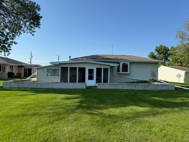 Building Photo - 697 Sunset Beach Rd