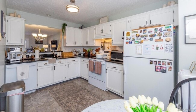 Building Photo - 3 Evergreen Way