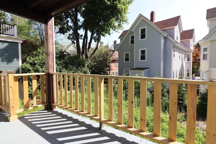 Building Photo - 209 Aspinwall Ave