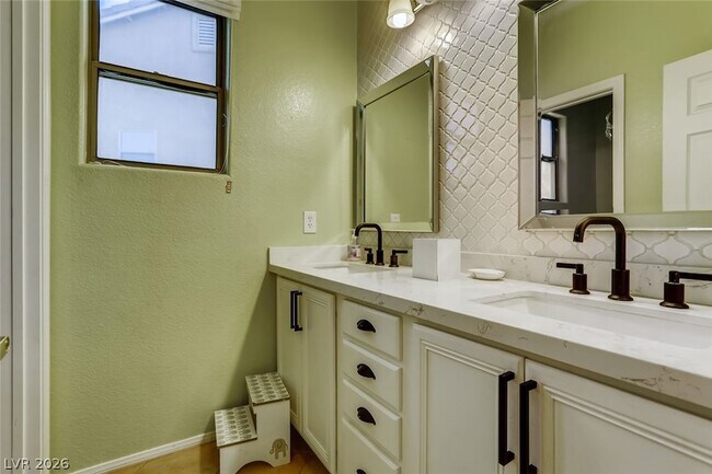 Building Photo - 1149 Jerez Ct