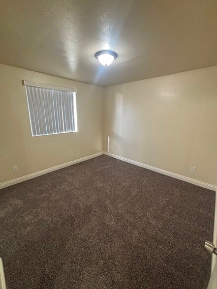 Building Photo - 620 W 52nd St