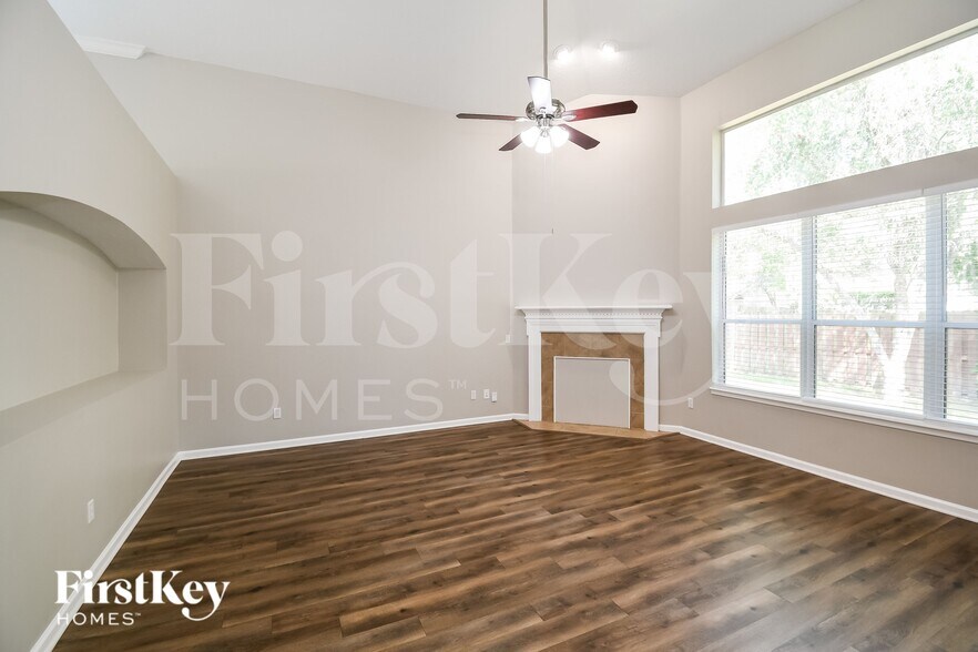 Building Photo - 2593 Country Side Dr