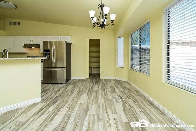 Building Photo - Spacious updated 3 Bed, 2 Bath home in Tuc...