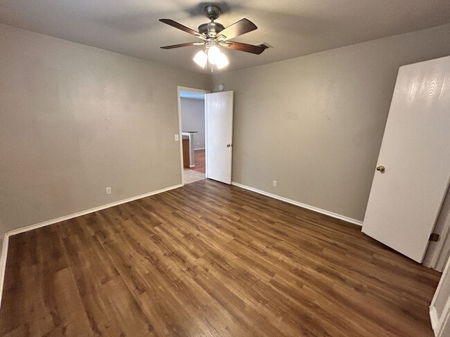 Building Photo - Cozy 3/2 in McKinney Park East