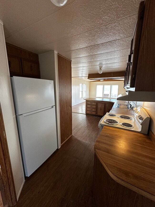 Building Photo - 2020 U.A. Avenue Emmett