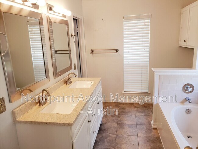 Building Photo - 13343 Black Canyon Dr
