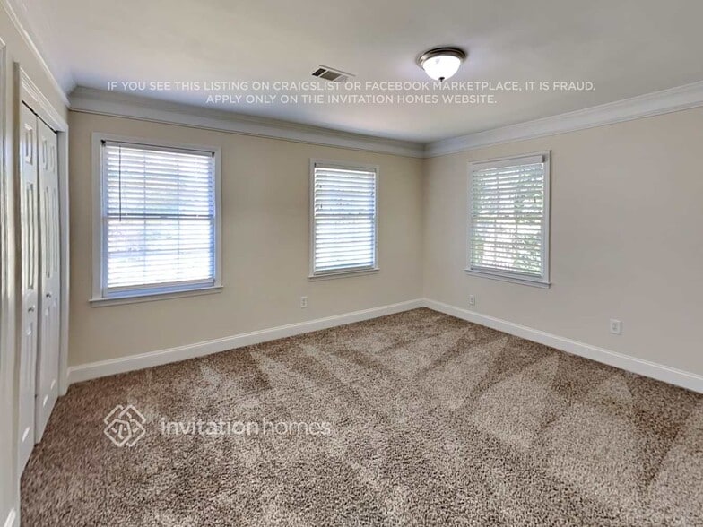 Building Photo - 3820 Cline Dr SE