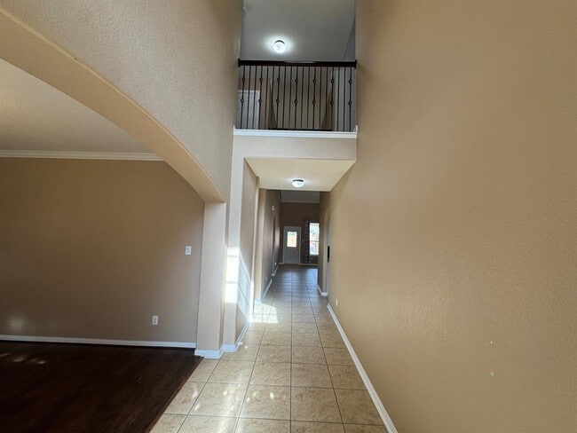 Building Photo - 24423 Hampton Lakes Dr