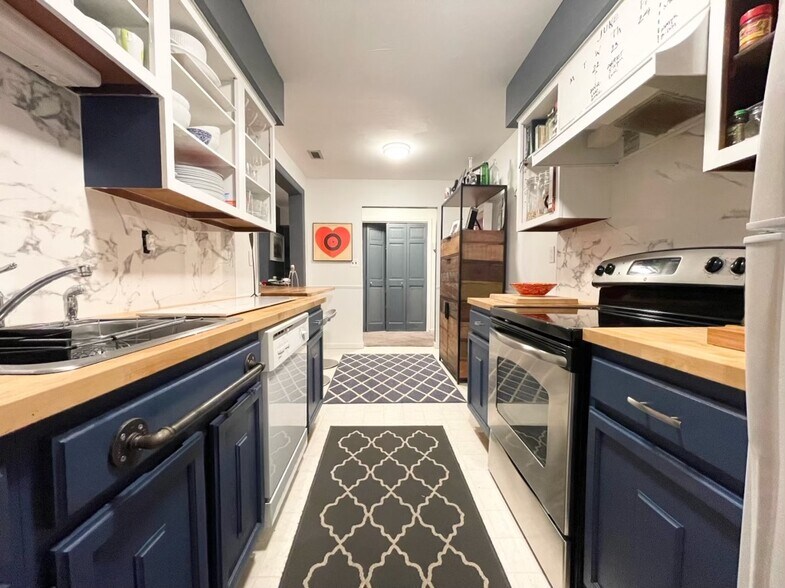 Kitchen - 400 N Haddon Ave