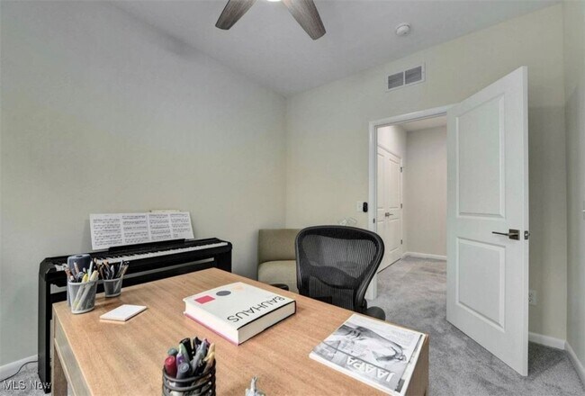 Building Photo - 1926 W 52nd St