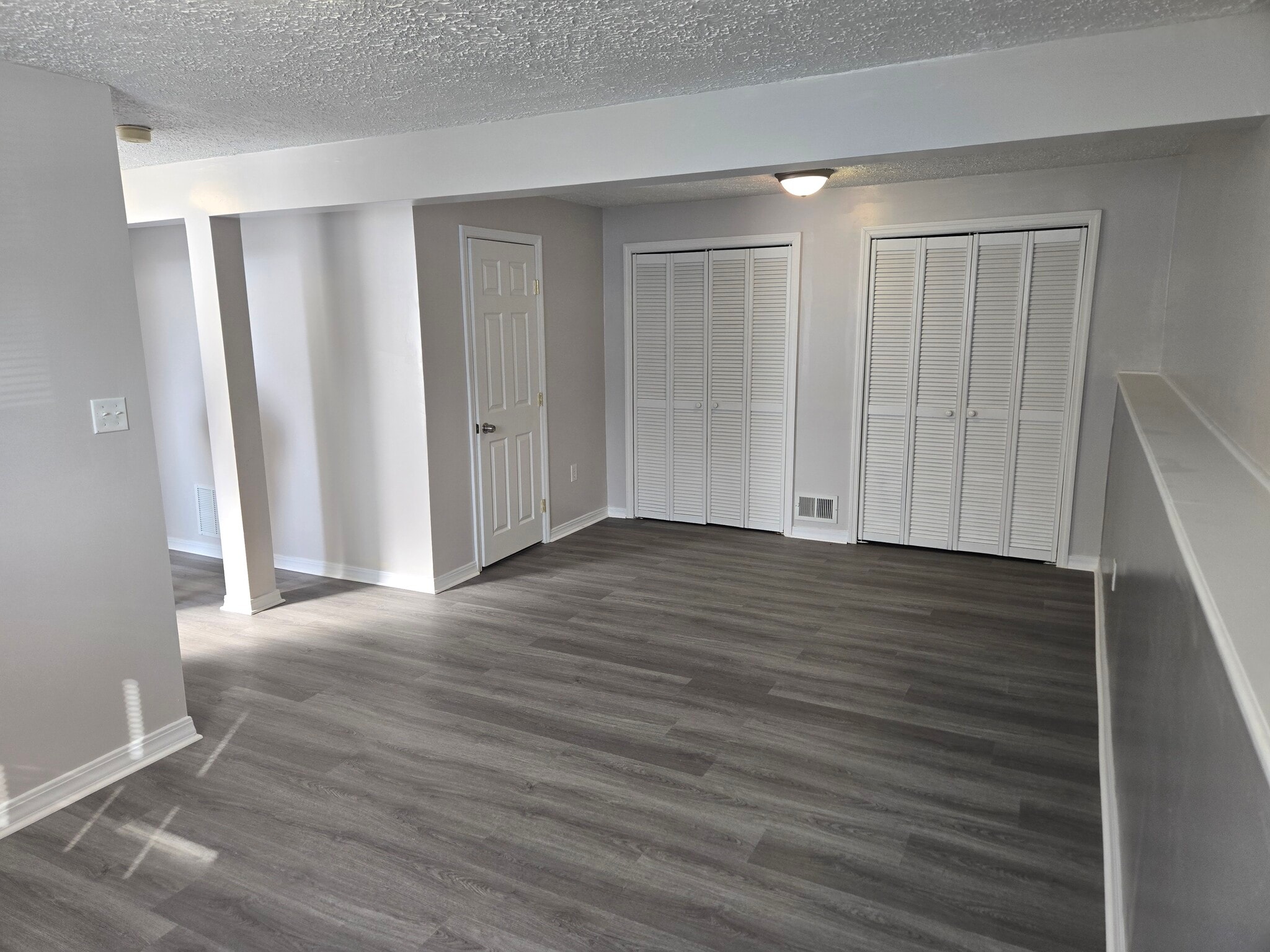 Building Photo - 554 Logan St