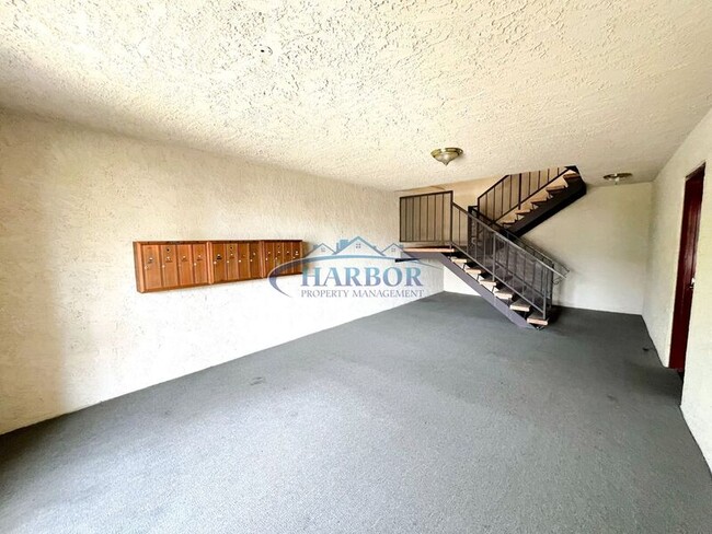 Building Photo - 2315 S Grand Ave