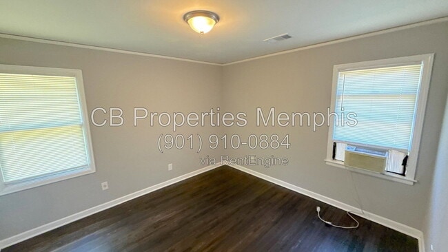 Building Photo - 1570 Jay Cove
