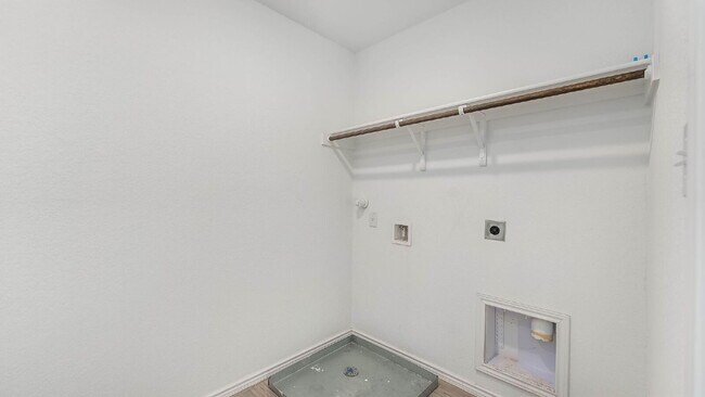 Building Photo - 4422 Chandler Rd