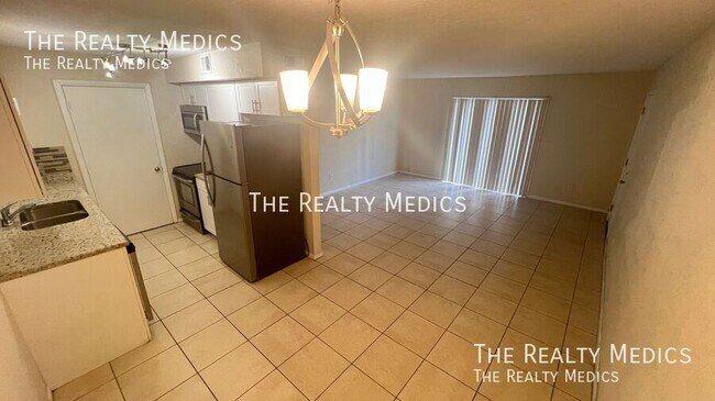 Building Photo - 2130 Forest Knoll Dr NE