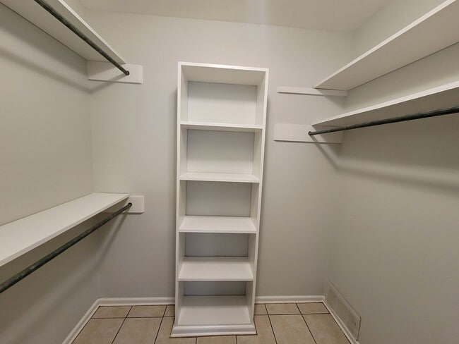 Building Photo - 219 W Silver Sands Dr