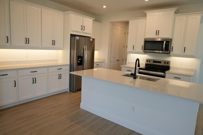 Building Photo - 3599 NW Solange Ct