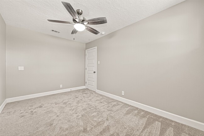 Building Photo - 1611 Drexel Dr