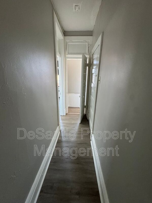 Building Photo - 810 Amity St
