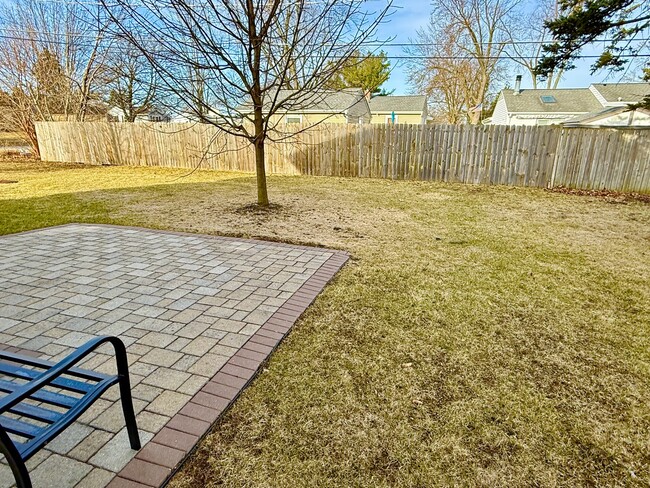 Building Photo - 344 E Goebel Dr