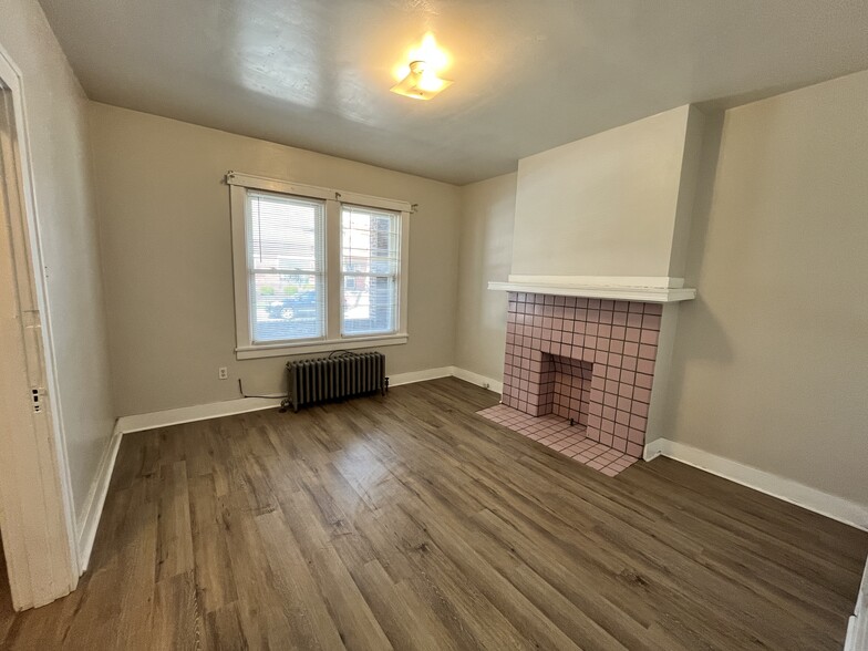 Building Photo - 2116 Bedford Ave