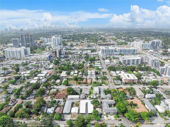 Building Photo - 1946 Pierce St
