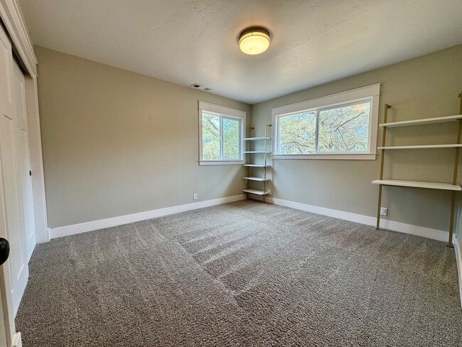 Building Photo - 5780 Stanley Dr