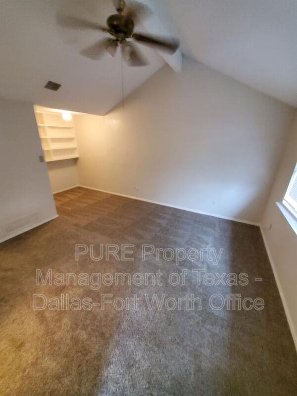 Building Photo - 8005 Meadowlark Ln