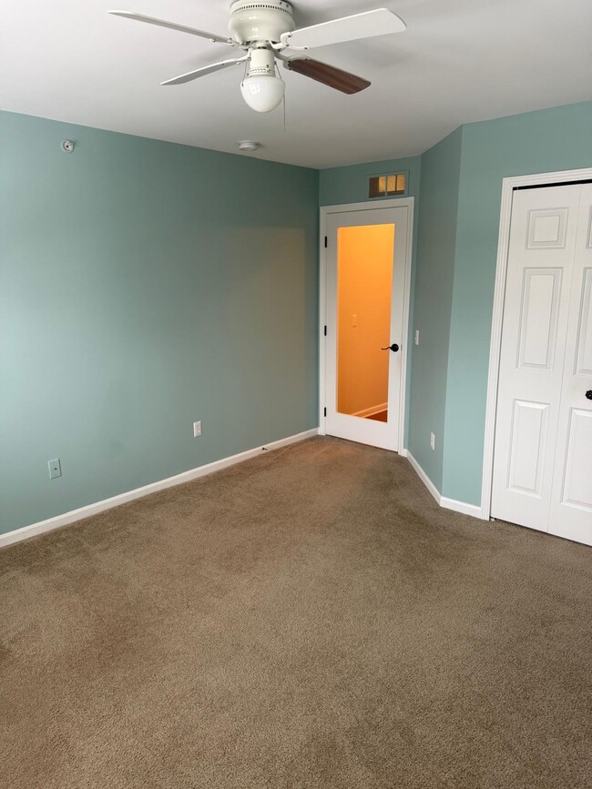 Building Photo - 7438 Lacy Dr