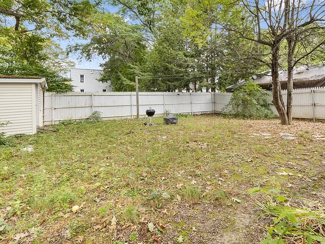 Building Photo - 14 Bellegarde Ave