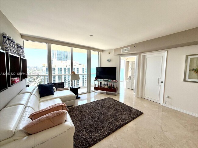 Building Photo - 17201 Collins Ave