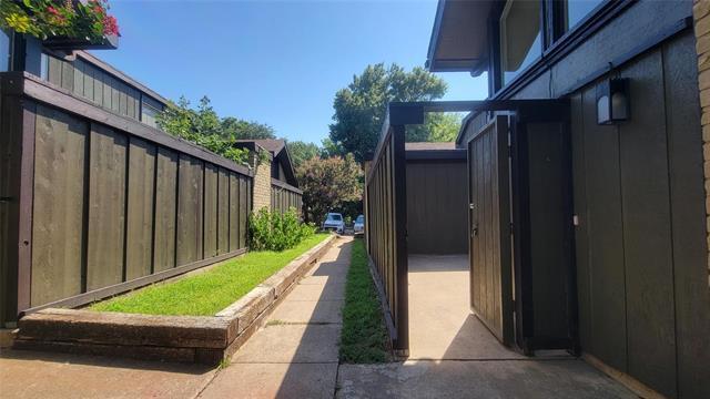 Building Photo - 4615 Country Creek Dr
