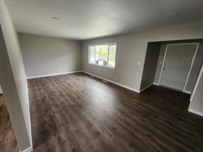 Building Photo - 6183 N Webster Rd