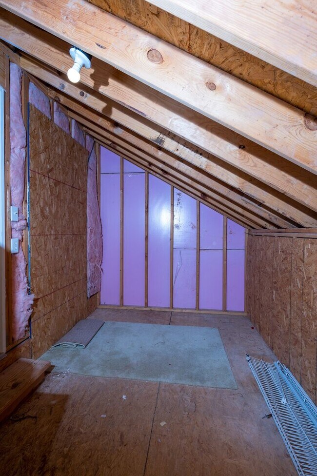 Building Photo - **5-BEDROOM HOME IN AMENITY-RICH MCKAY'S M...