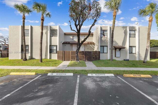 Building Photo - 10050 NW 9th St Cir
