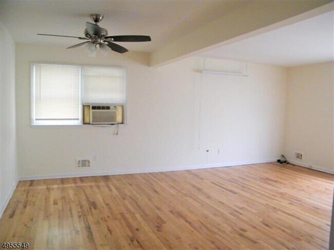 Building Photo - 65 Wolf Pl