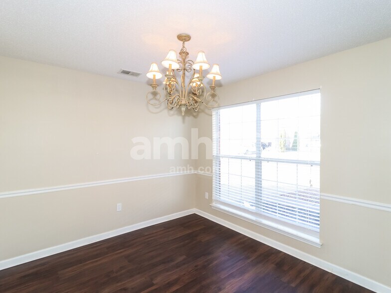 Building Photo - 2267 Baird Dr