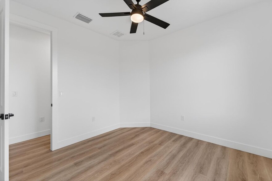 Building Photo - 14242 Ingraham Blvd