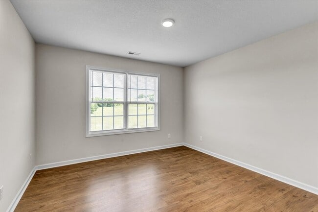 Building Photo - 2022 McCleary Rd