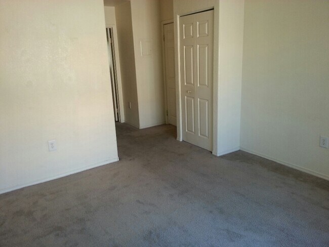 Building Photo - 3318 N Decatur Blvd