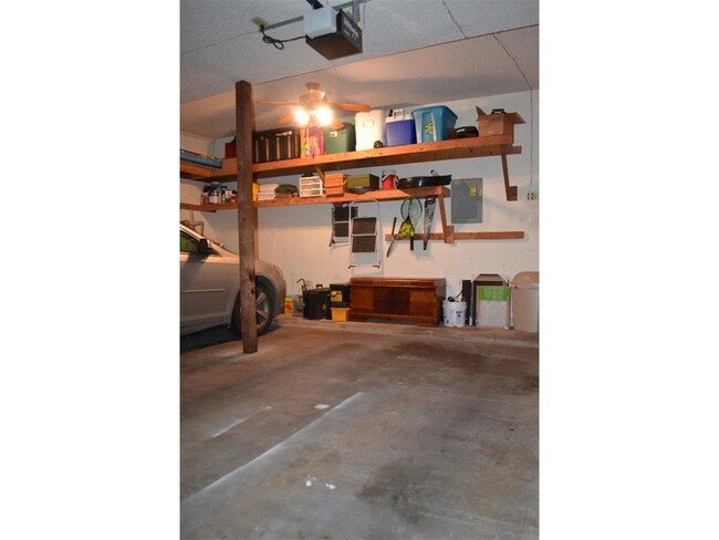 Building Photo - 1703 Timberwood Dr