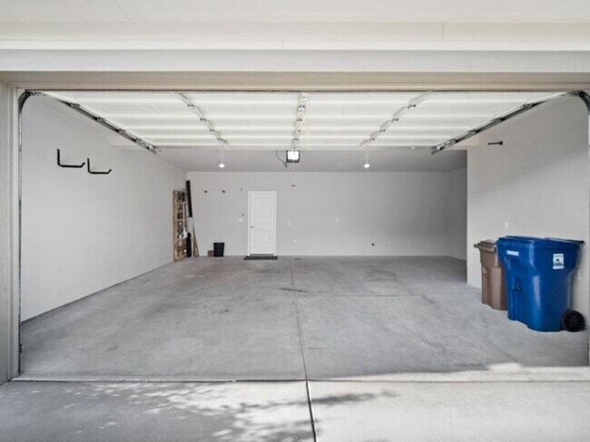 Building Photo - Desirable Kendall Yards Townhouse – Modern Living Near Downtown Spokane (Furnished)