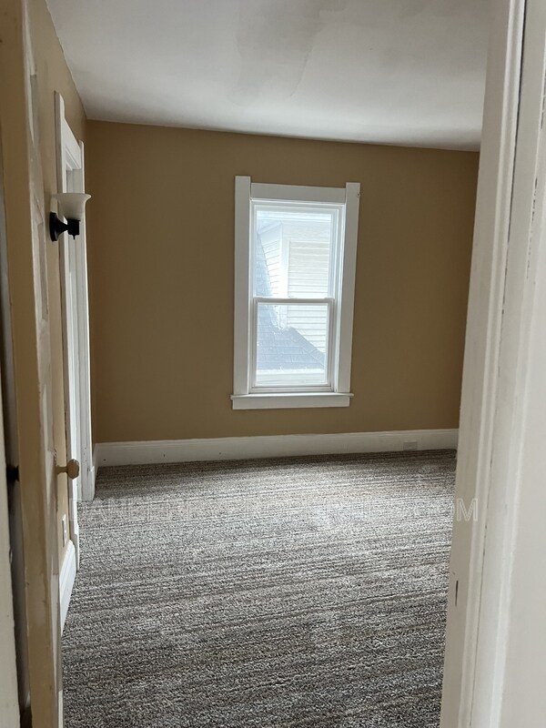 Building Photo - 2416 Lawton Ave