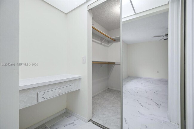 Building Photo - 920 NW 92nd Ave