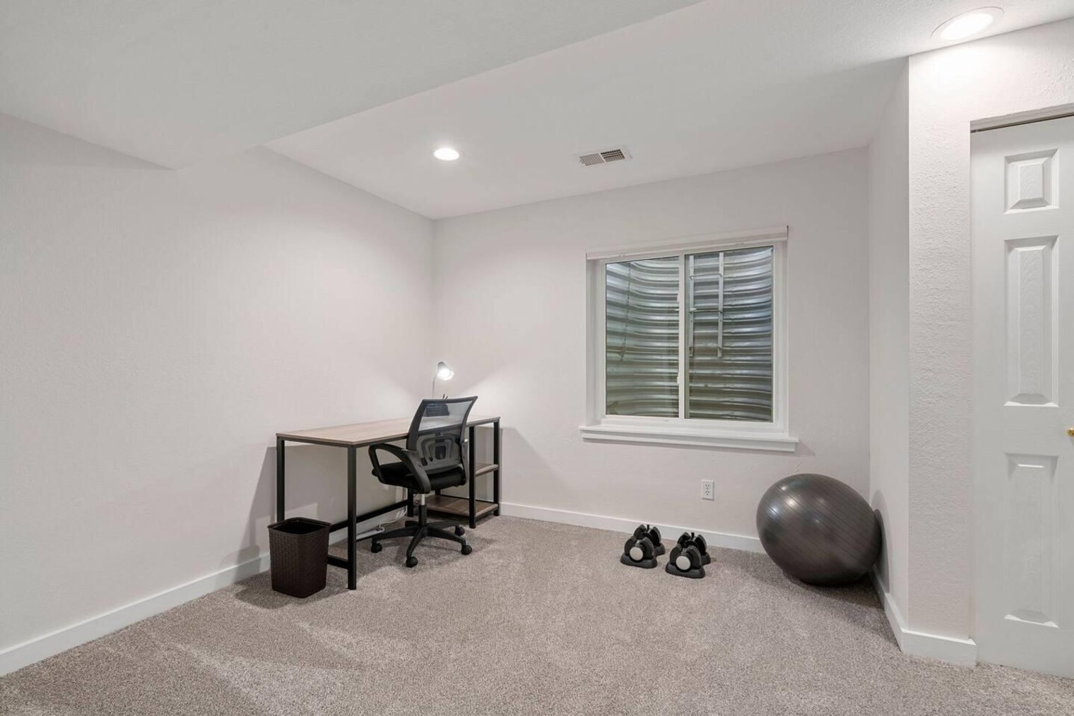 Building Photo - 2667 Whitetail Cir