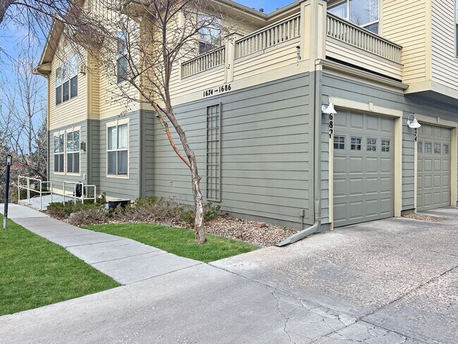 Building Photo - Large 2 bed 2 bath condo for rent near Sloans Lake