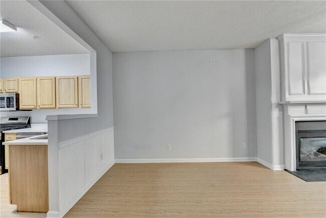Building Photo - 229 Riverstone Commons Cir